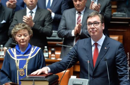 Vucic-polozio-zakletvu