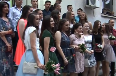 Mali maturanti Čičina škola   YouTube