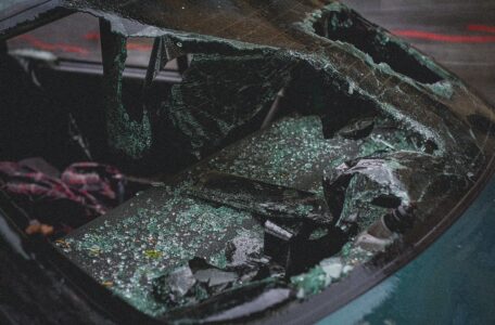 accident-automobile-broken-2265634