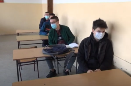 FireShot Capture 1034 - RTV Šumadija - Tehnicka skola, maturanti ,,ukradenog_ proleća - YouT_ - www.youtube.com