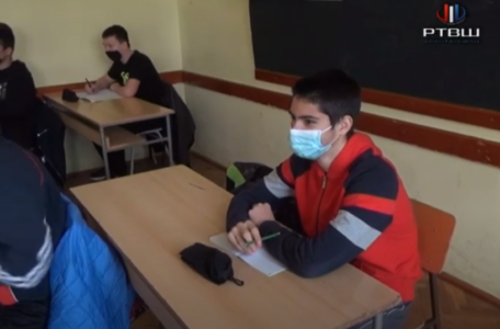 FireShot Capture 1558 - RTV Šumadija - Od ponedeljka ponovo u skolskim klupama - YouTube_ - www.youtube.com