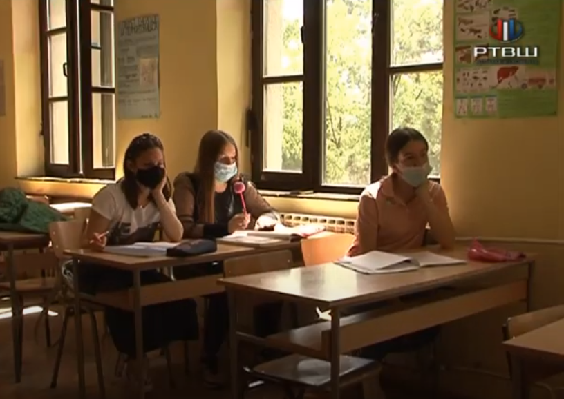 FireShot Capture 1753 - RTV ŠUMADIJA - Učenice Gimnazije uspešne na Književnoj olimpijadi - _ - www.youtube.com