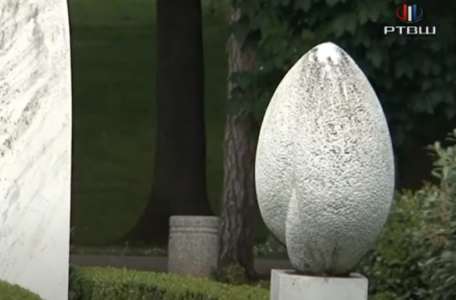 FireShot Capture 1833 - RTV Šumadija - Skulpture u parku pod svetlom reflektora - YouTube_ - www.youtube.com