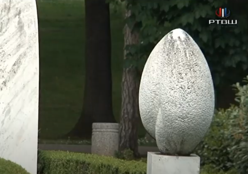 FireShot Capture 1833 - RTV Šumadija - Skulpture u parku pod svetlom reflektora - YouTube_ - www.youtube.com