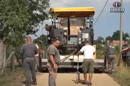 FireShot Capture 2371 - RTV Šumadija -Asfaltiranje u MZ Vrbica - YouTube - www.youtube.com