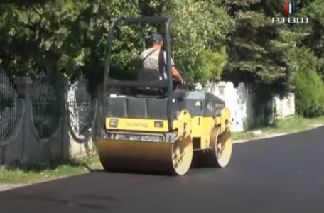 FireShot Capture 2468 - RTV Šumadija - Preduzeće Arbag nastavlja asfaltiranje gradskih ulica_ - www.youtube.com
