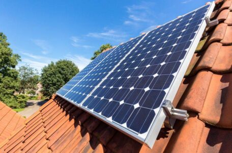 solarni-paneli_477915910