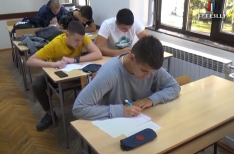 FireShot Capture 926 - (2) RTV Šumadija - Početak školske godine u gimnaziji Miloš Savković _ - www.youtube.com