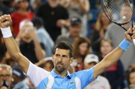 epaselect epa10808607 Novak Djokovic of Serbia celebrates his win against Alexander Zverev of Germany during the semi-final round of the Western and Southern Open at the Lindner Family Tennis Center in Mason, Ohio, USA, 19 August 2023.  EPA-EFE/MARK LYONS