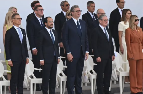 vučić paradira